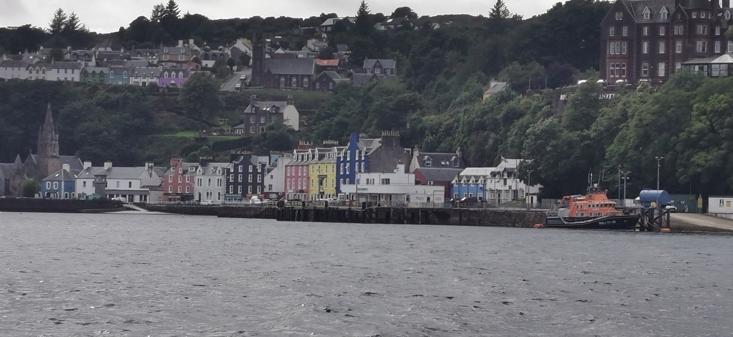 The Three-Hour Fuel Stop: Tobermory's Silver Lining (and Puffin Power)